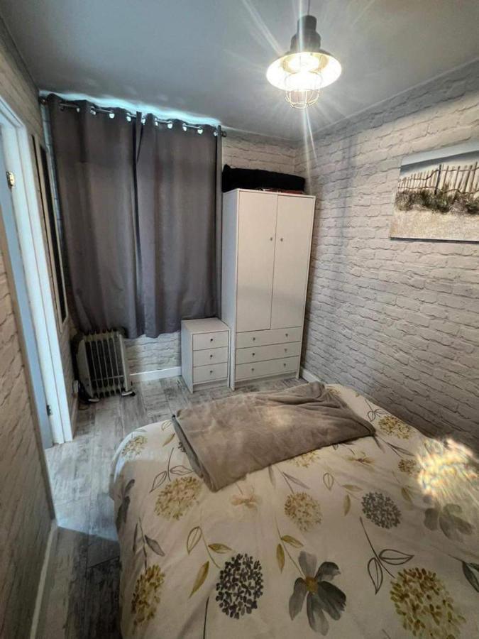 Stunning One Bed Modern & Contemporary Chalet Бридлингтън Екстериор снимка